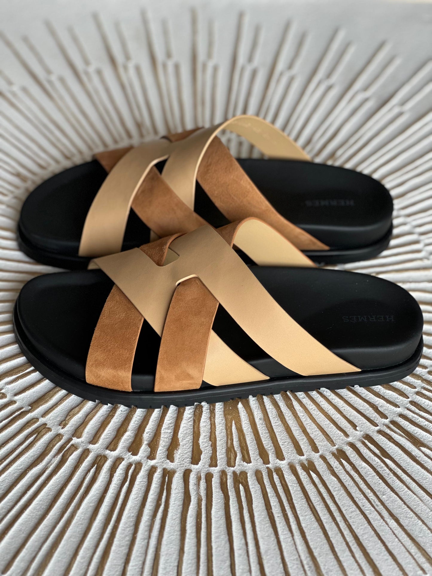 Hermès Men’s Beige/Natural Sandal Collection”