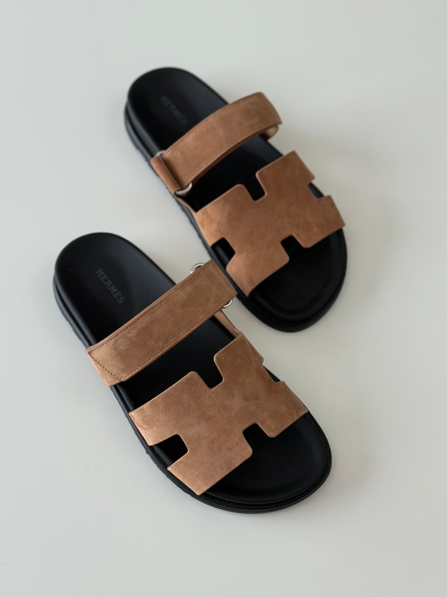 Hermès Chypre Suede Goatskin Sandal in Brun Fumé – Elegant Men’s Slip-On with H-Cut Design”