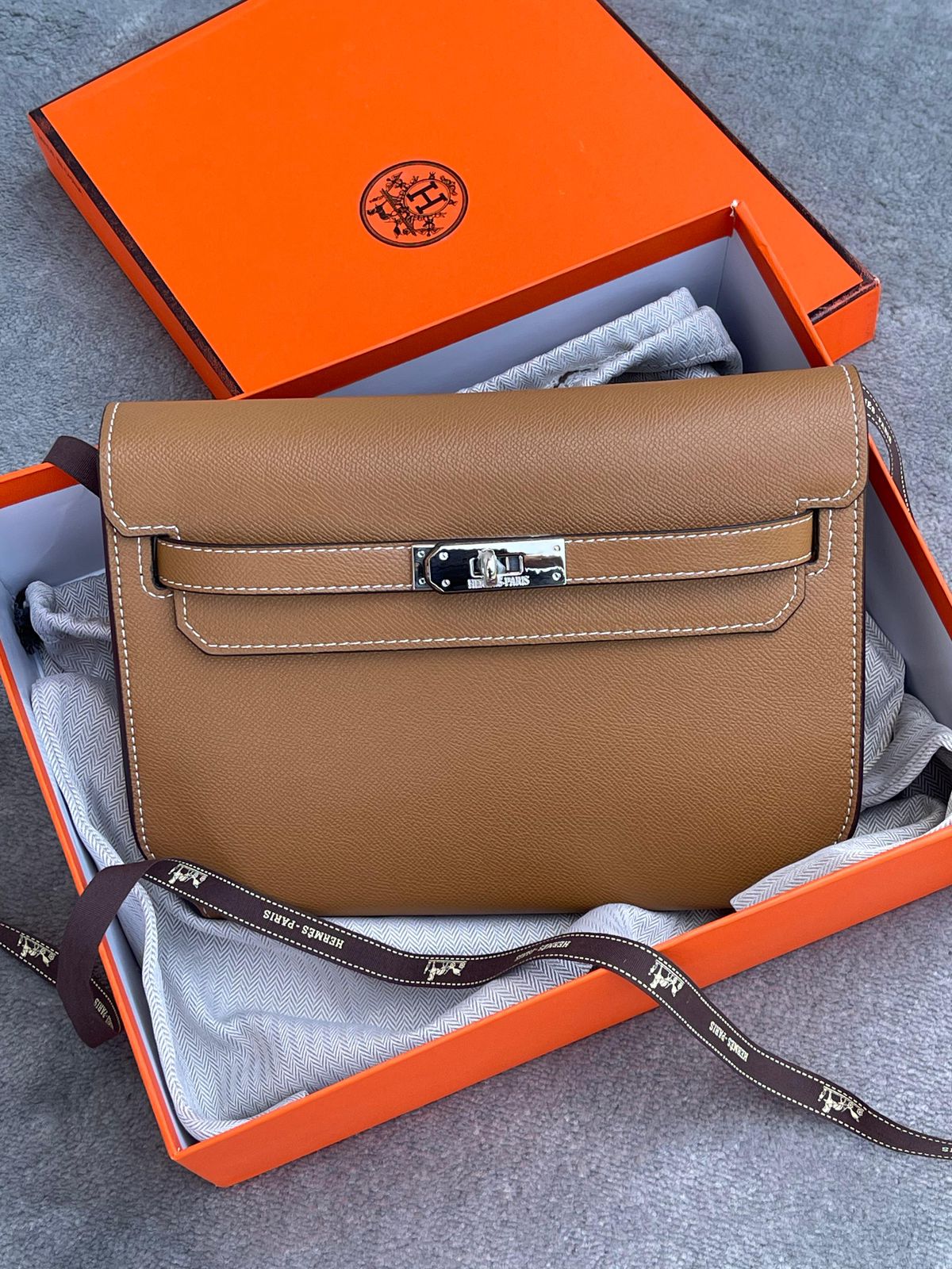 Hermes Kelly Depeches 25 Pouch in Brown Leather with Palladium Hardware