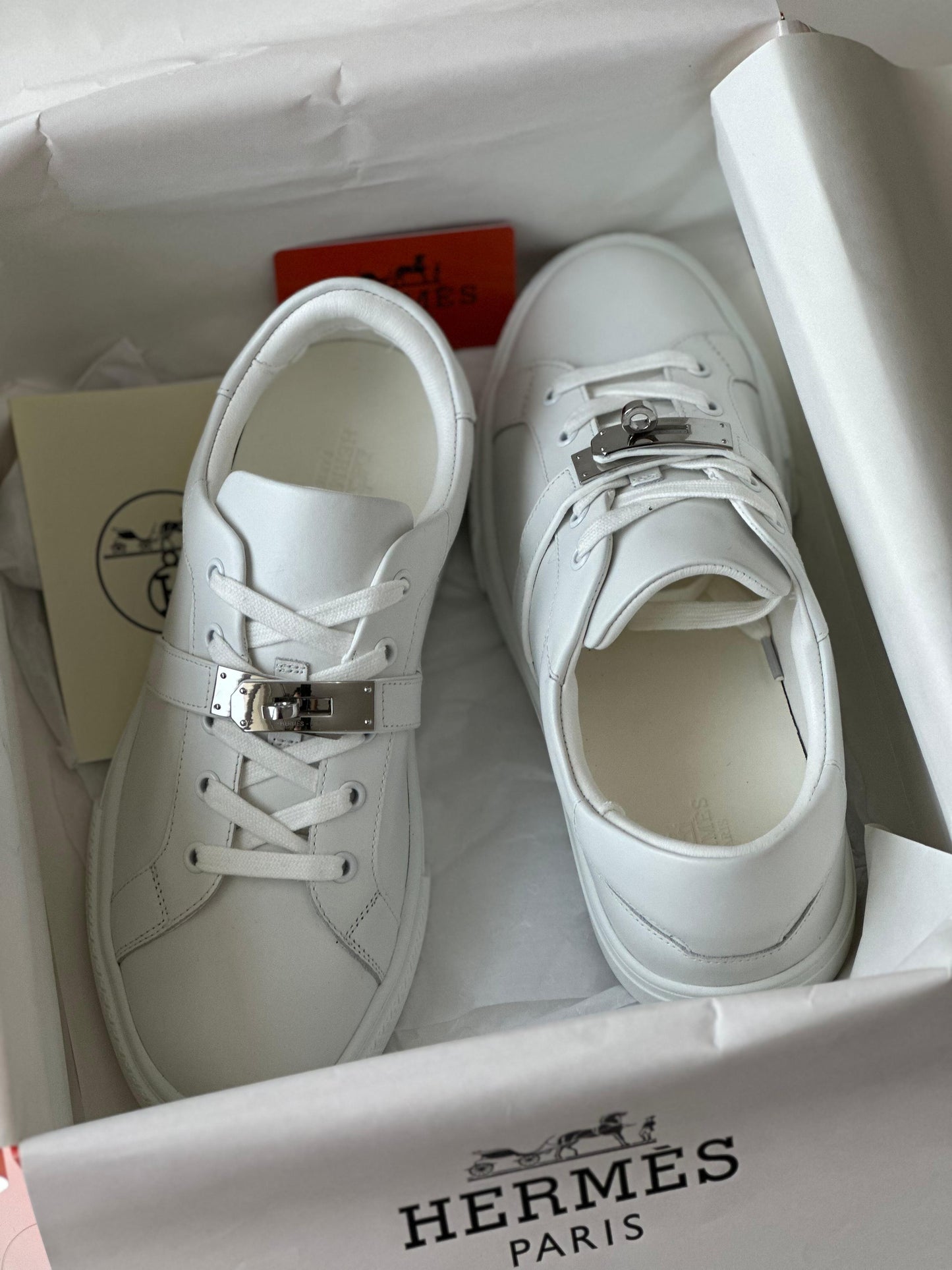 Hermès Day Sneaker in White Calfskin & Suede – Modern Urban Leather Sneaker with Kelly Buckle