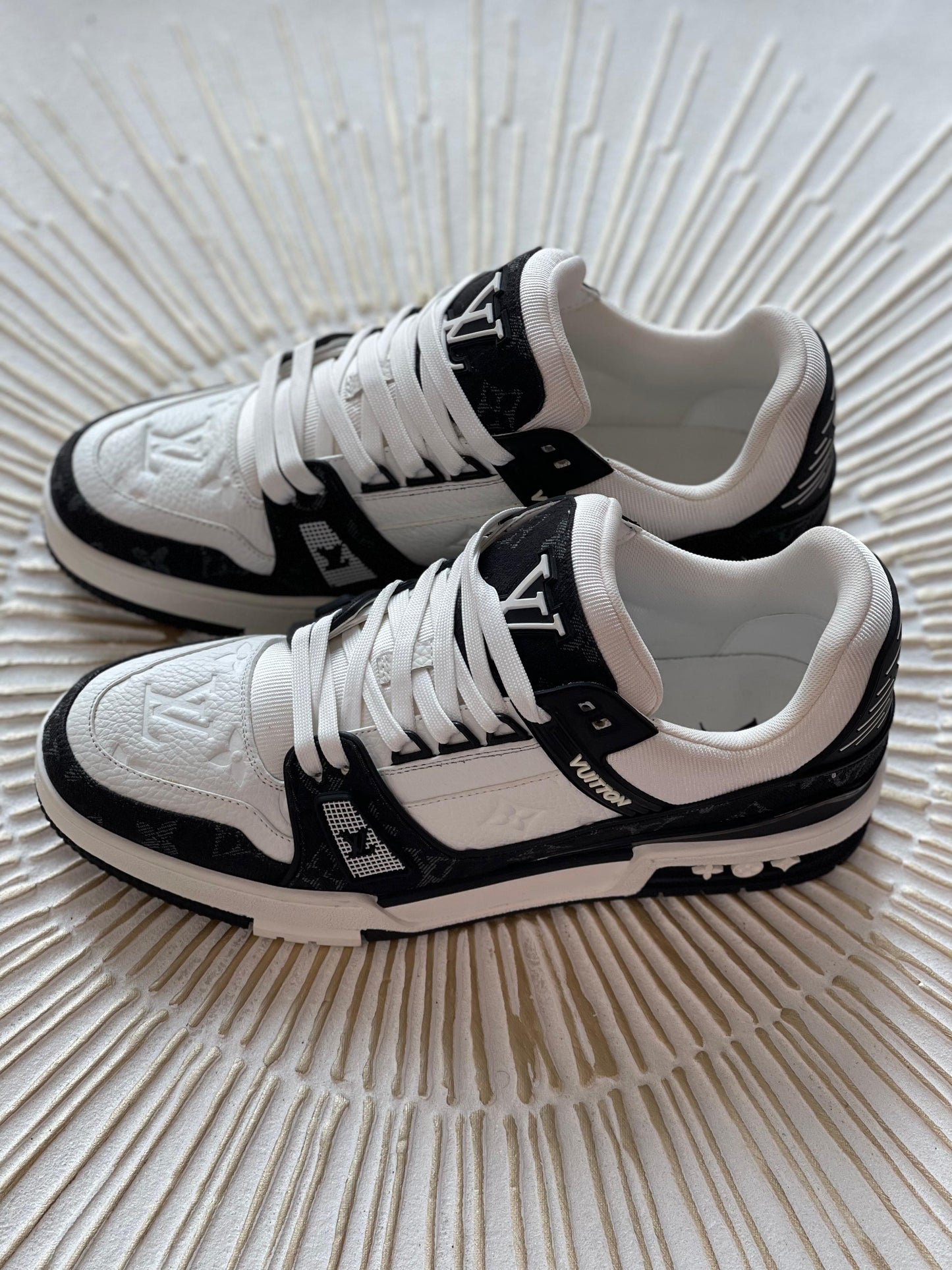 Louis Vuitton LV Trainers – Black (EU 44, Fits UK 11)