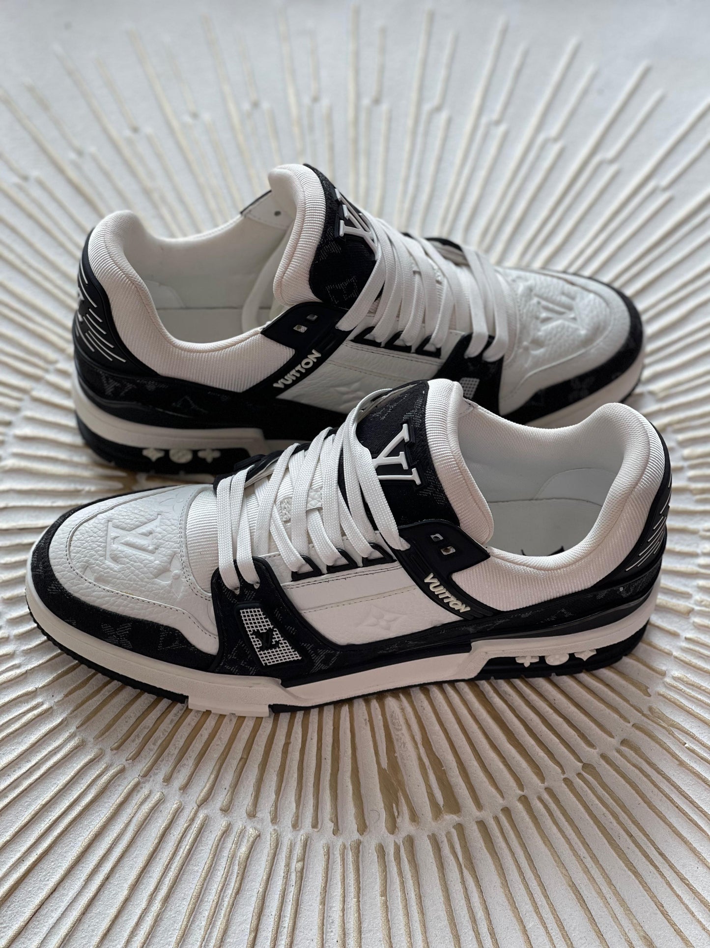 Louis Vuitton LV Trainers – Black (EU 44, Fits UK 11)