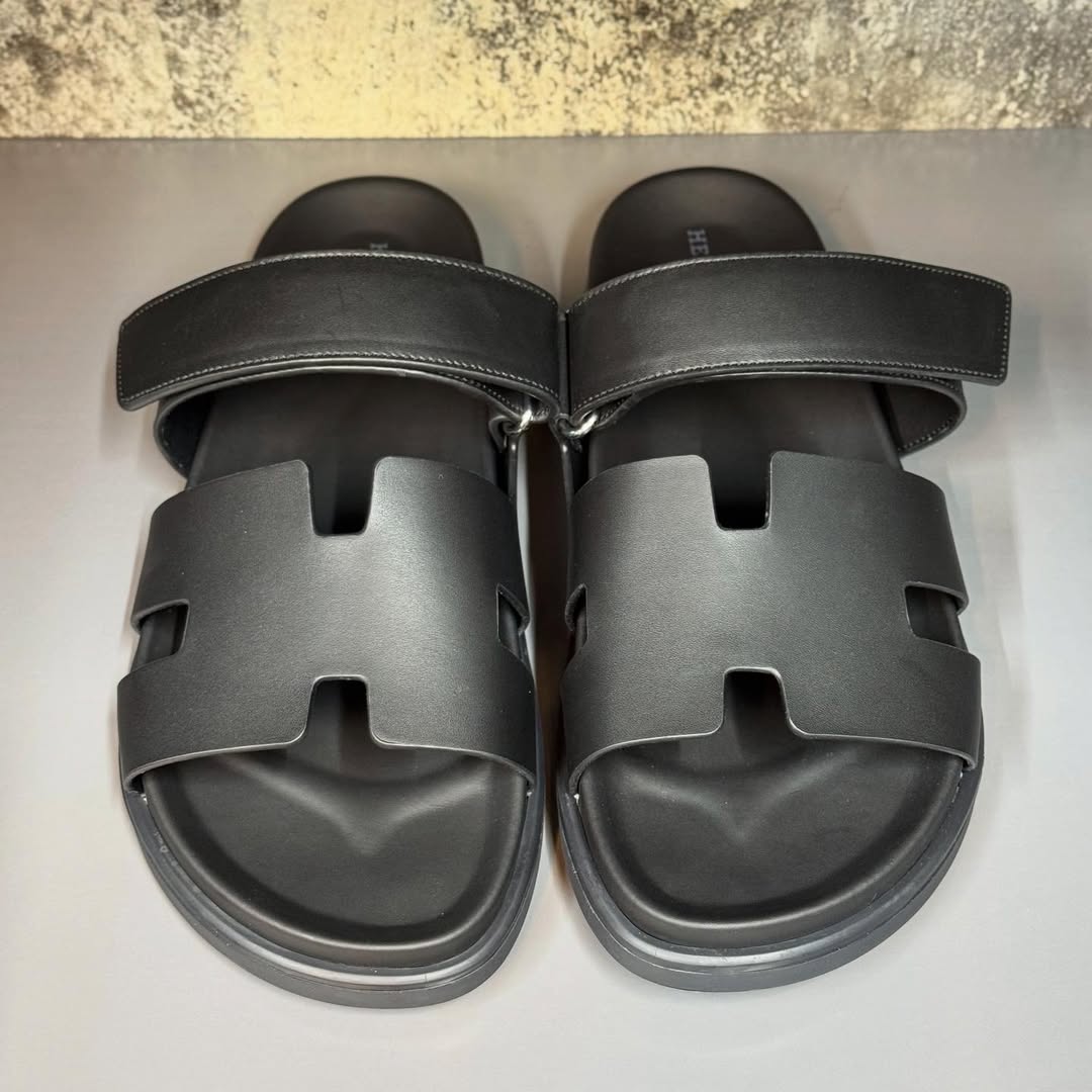 Hermes Noir Chypre Sandal 40