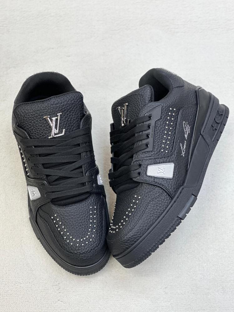 Louis Vuitton Trainer Black Sporty