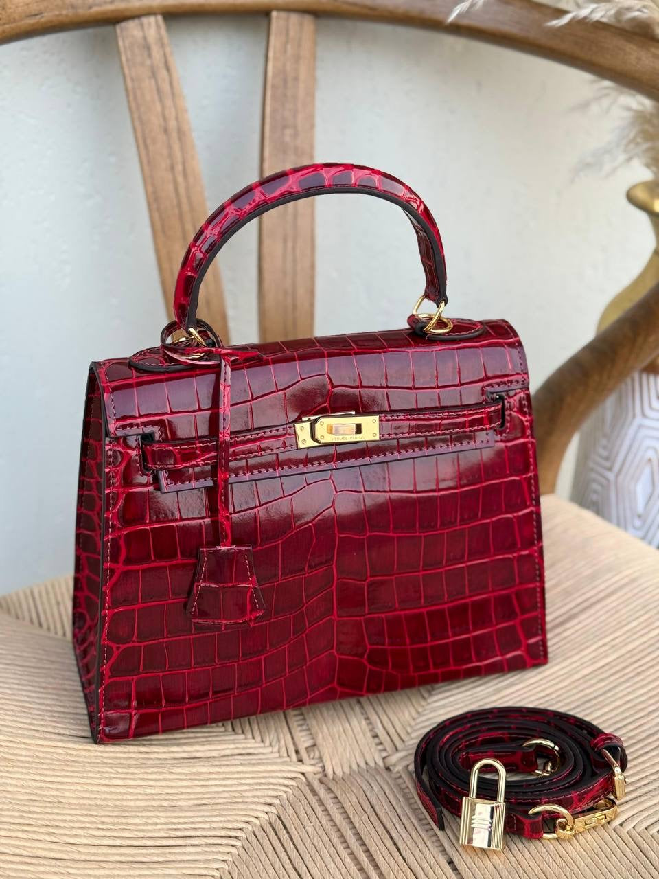 Hermés Rouge Niloticus Crocodile Kelly Retourne 28 Gold Hardware