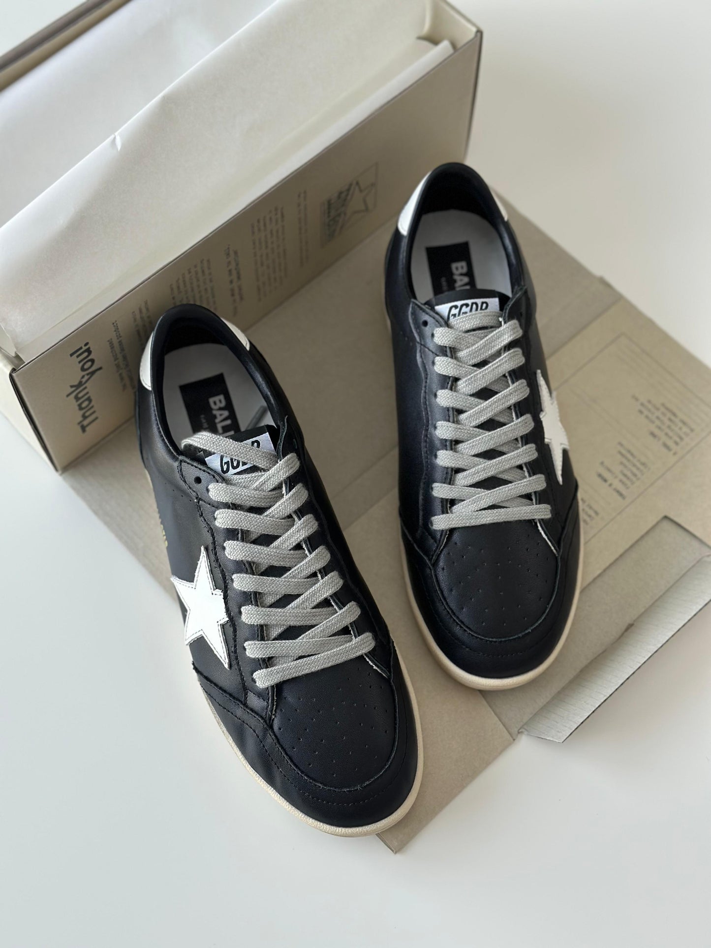 Men’s Jordan-Style Retro Sneakers – Red & Black High-Top (Copy)