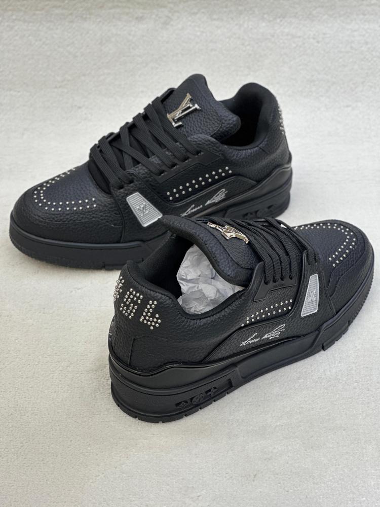Louis Vuitton Trainer Black Sporty