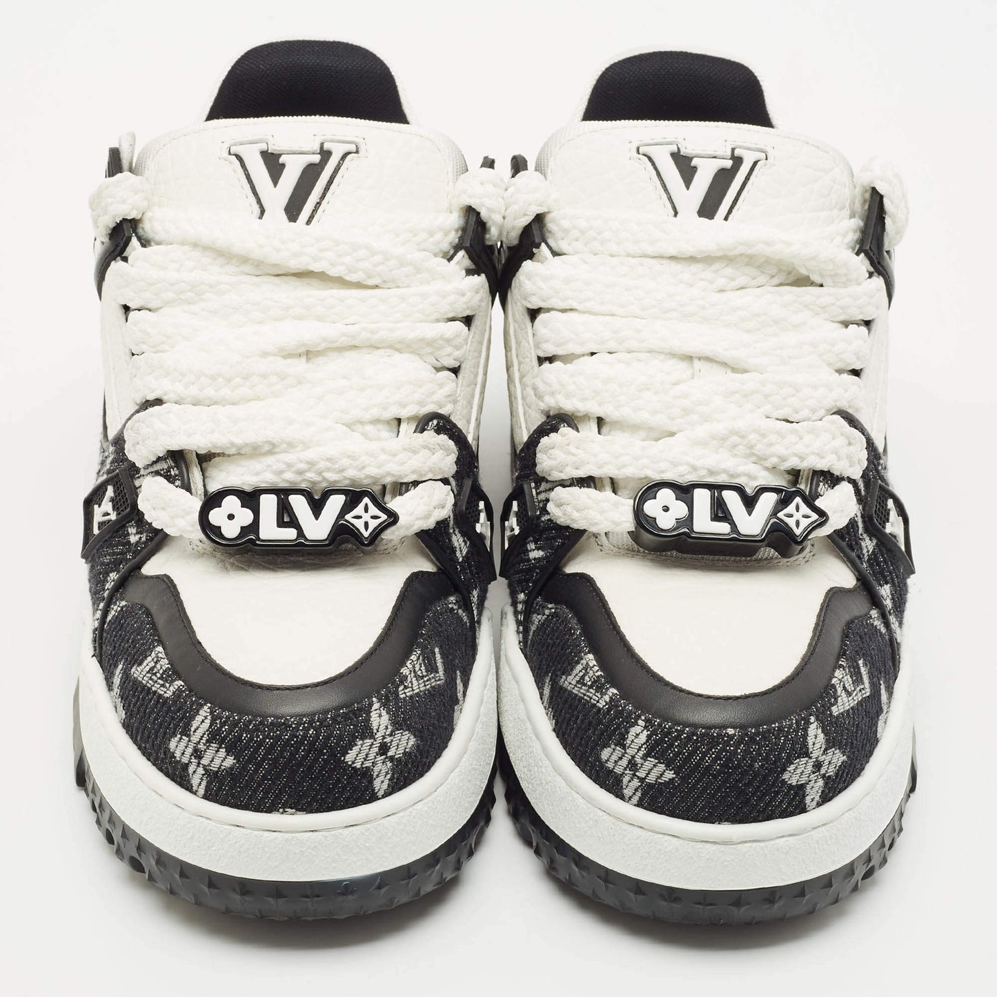 Louis Vuitton LV Maxi – Black & White