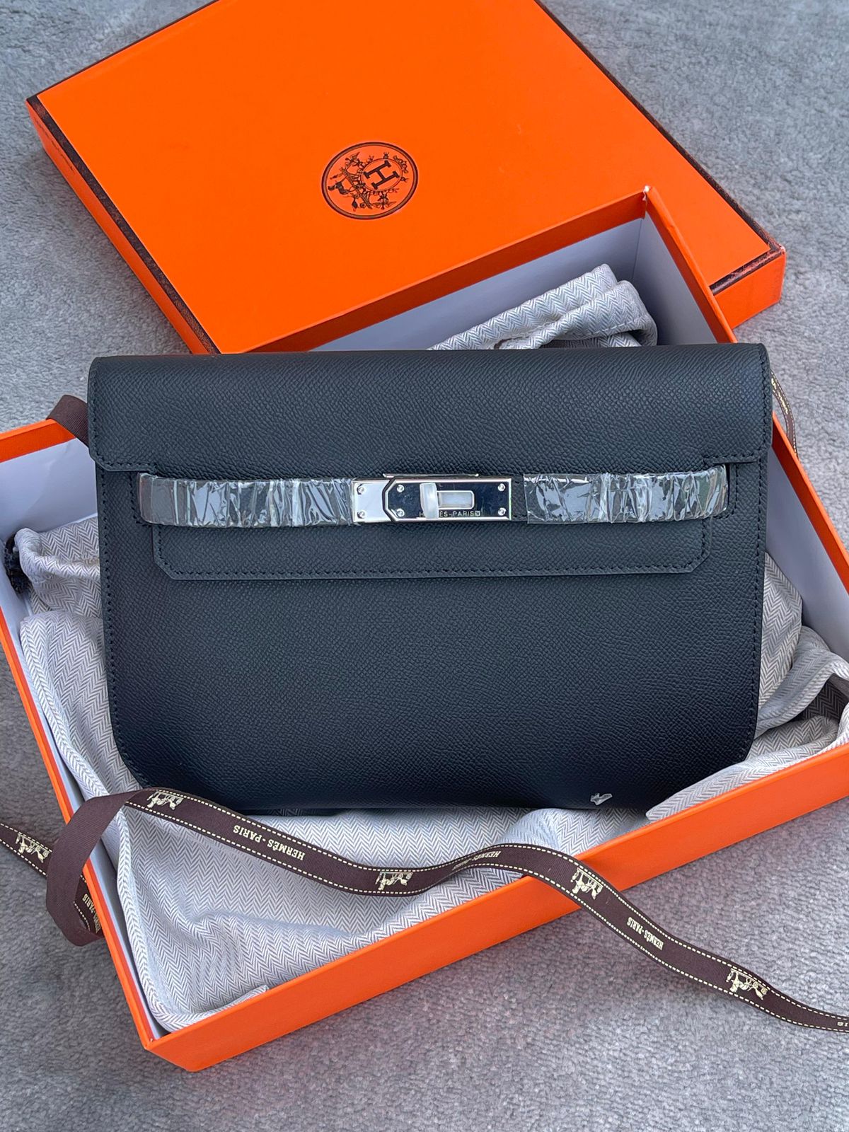 Hermes Kelly Depeches 25 Pouch in Black Leather with Palladium Hardware