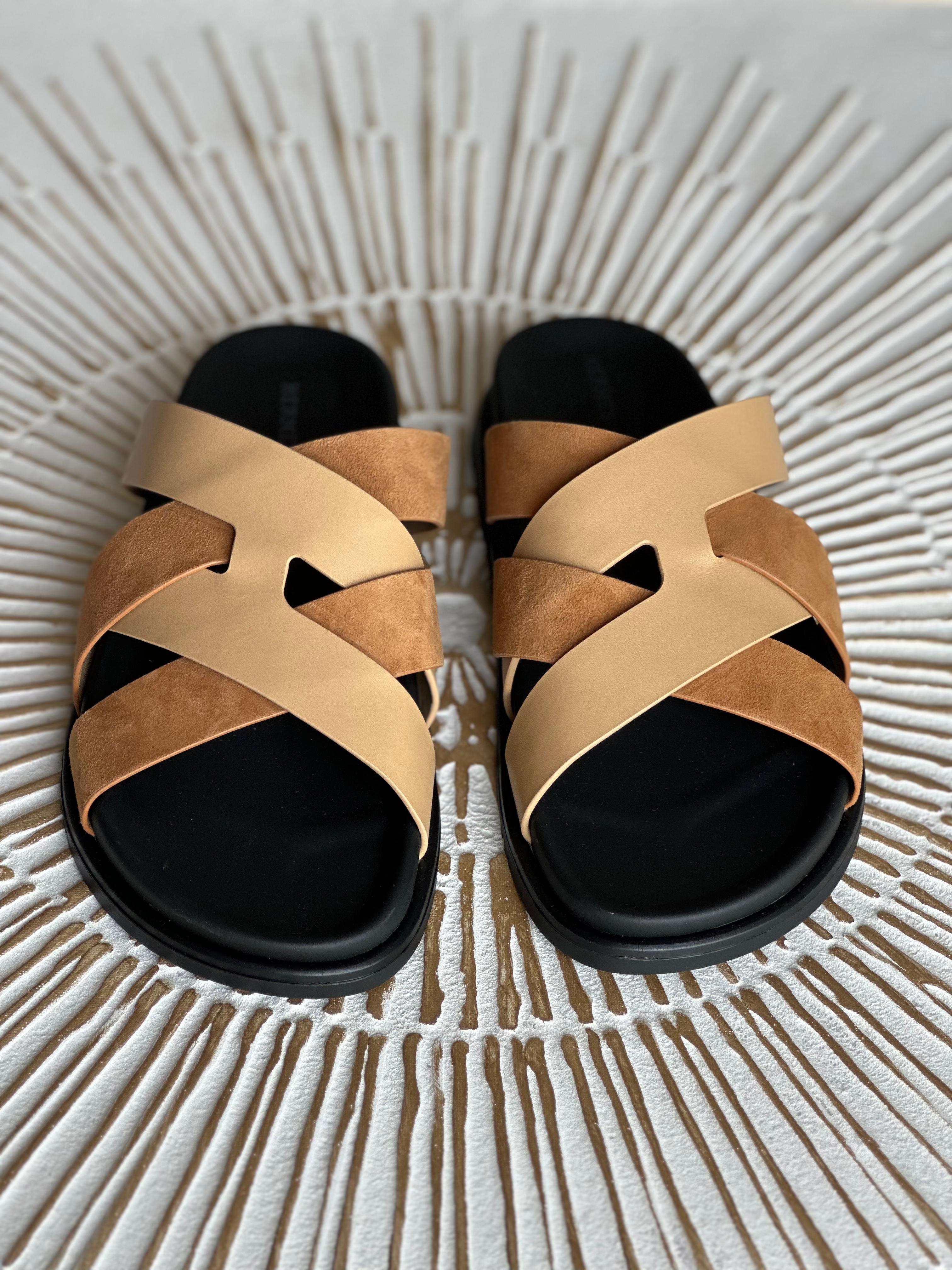 Hermès Men’s Beige/Natural Sandal Collection”