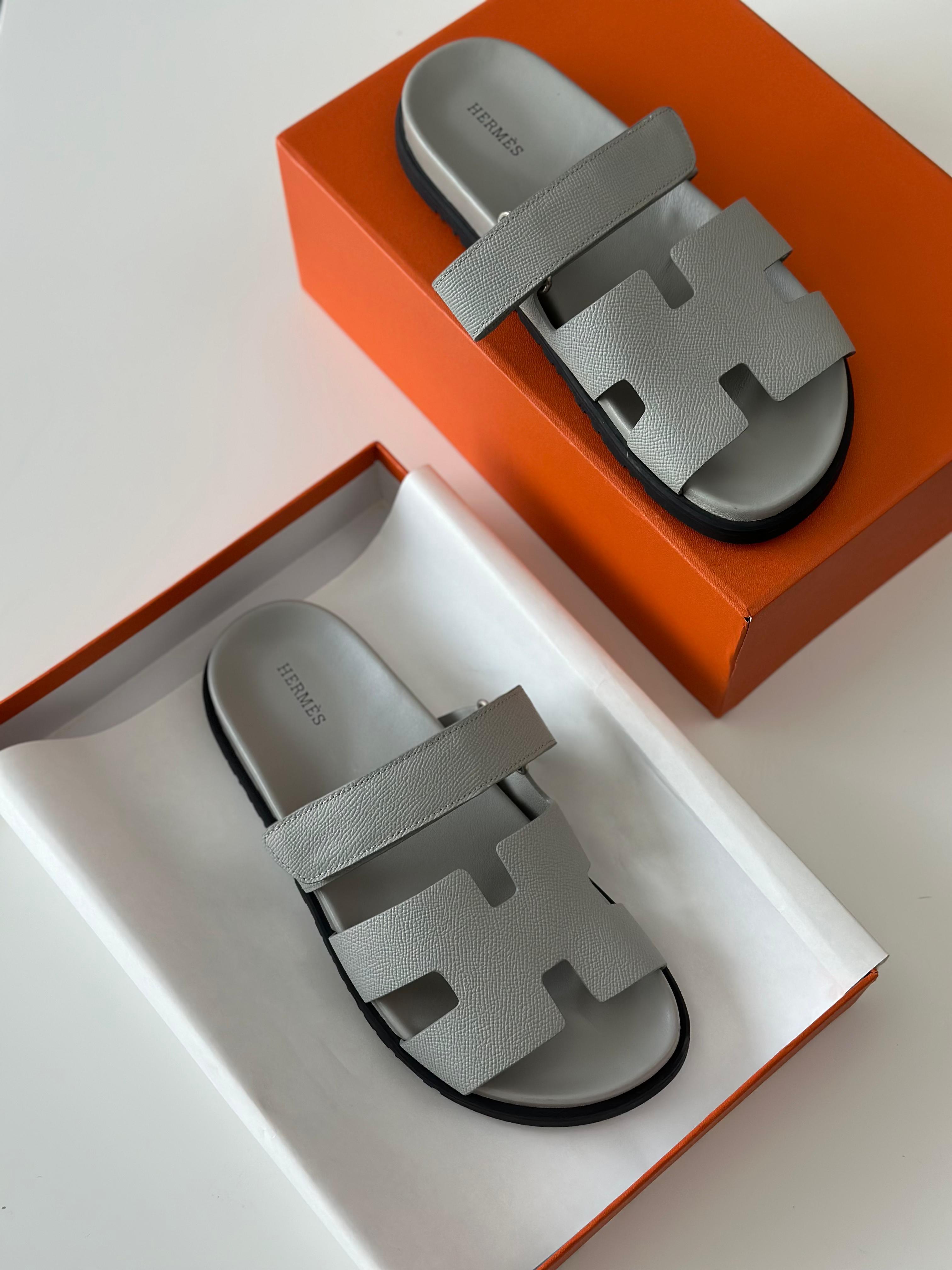 Hermès Chypre Sandal in White Leather – Slip-On with Adjustable “H” Strap