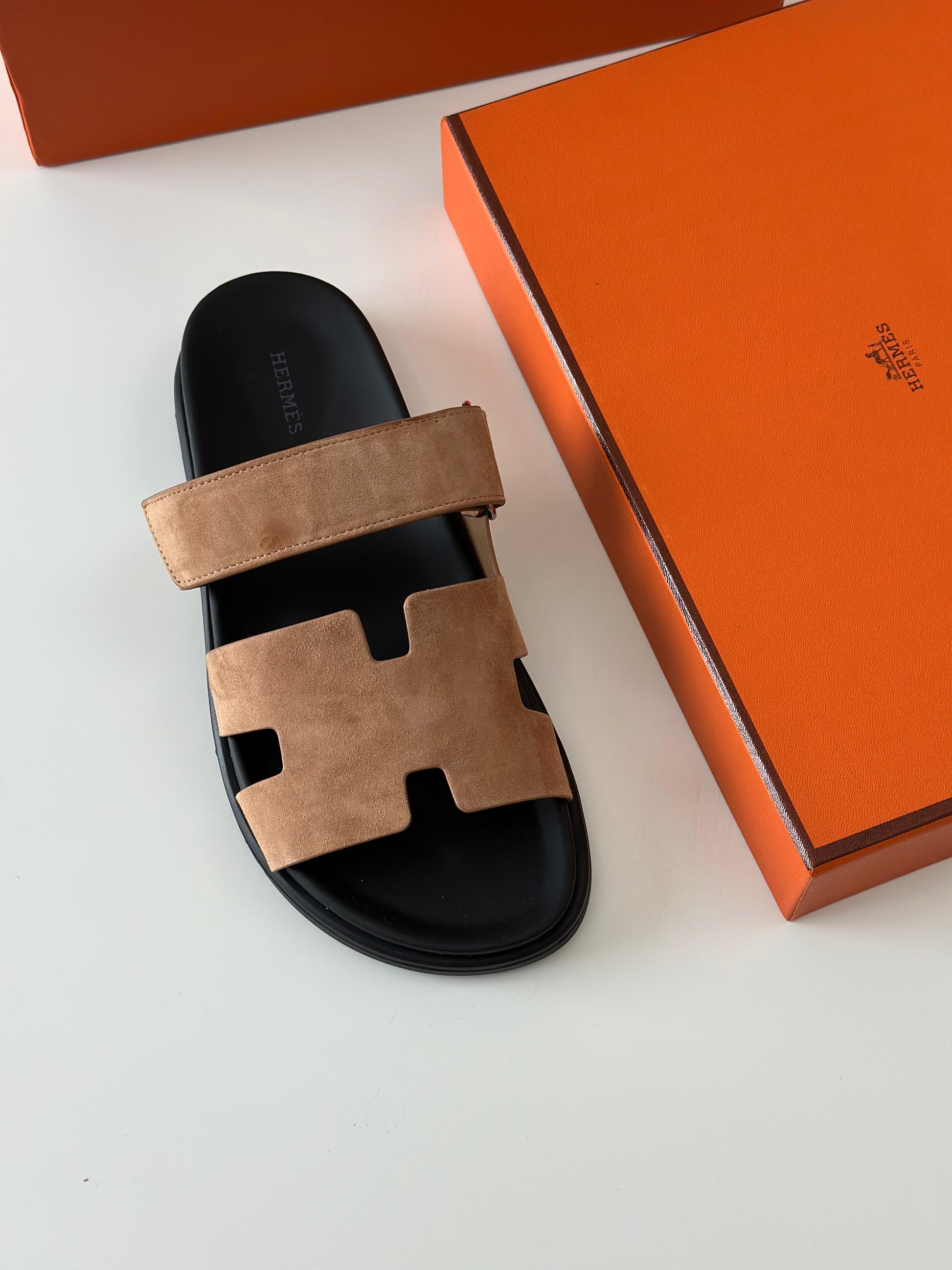 Hermès Chypre Suede Goatskin Sandal in Brun Fumé – Elegant Men’s Slip-On with H-Cut Design”