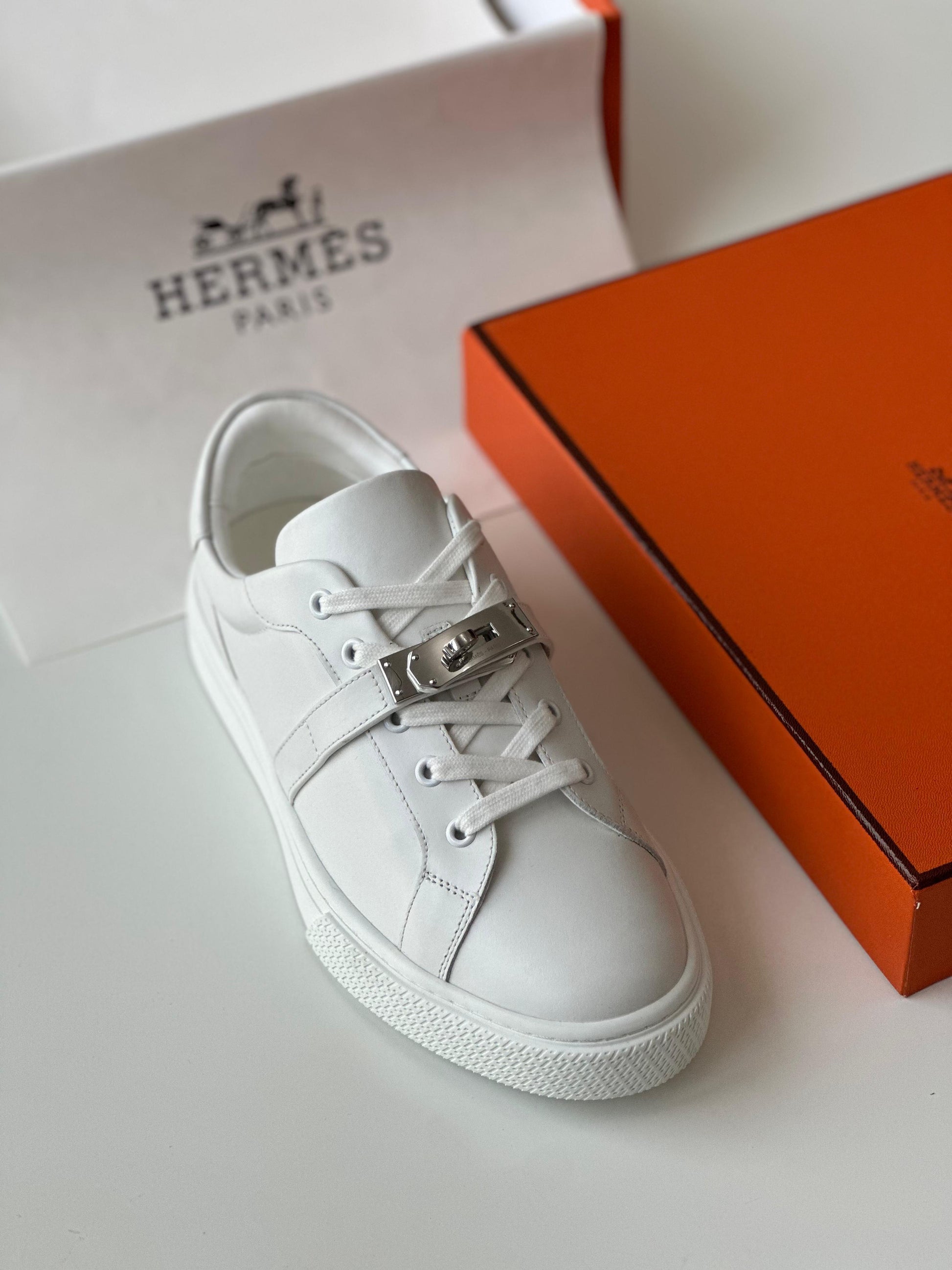 Hermès Day Sneaker in White Calfskin & Suede – Modern Urban Leather Sneaker with Kelly Buckle