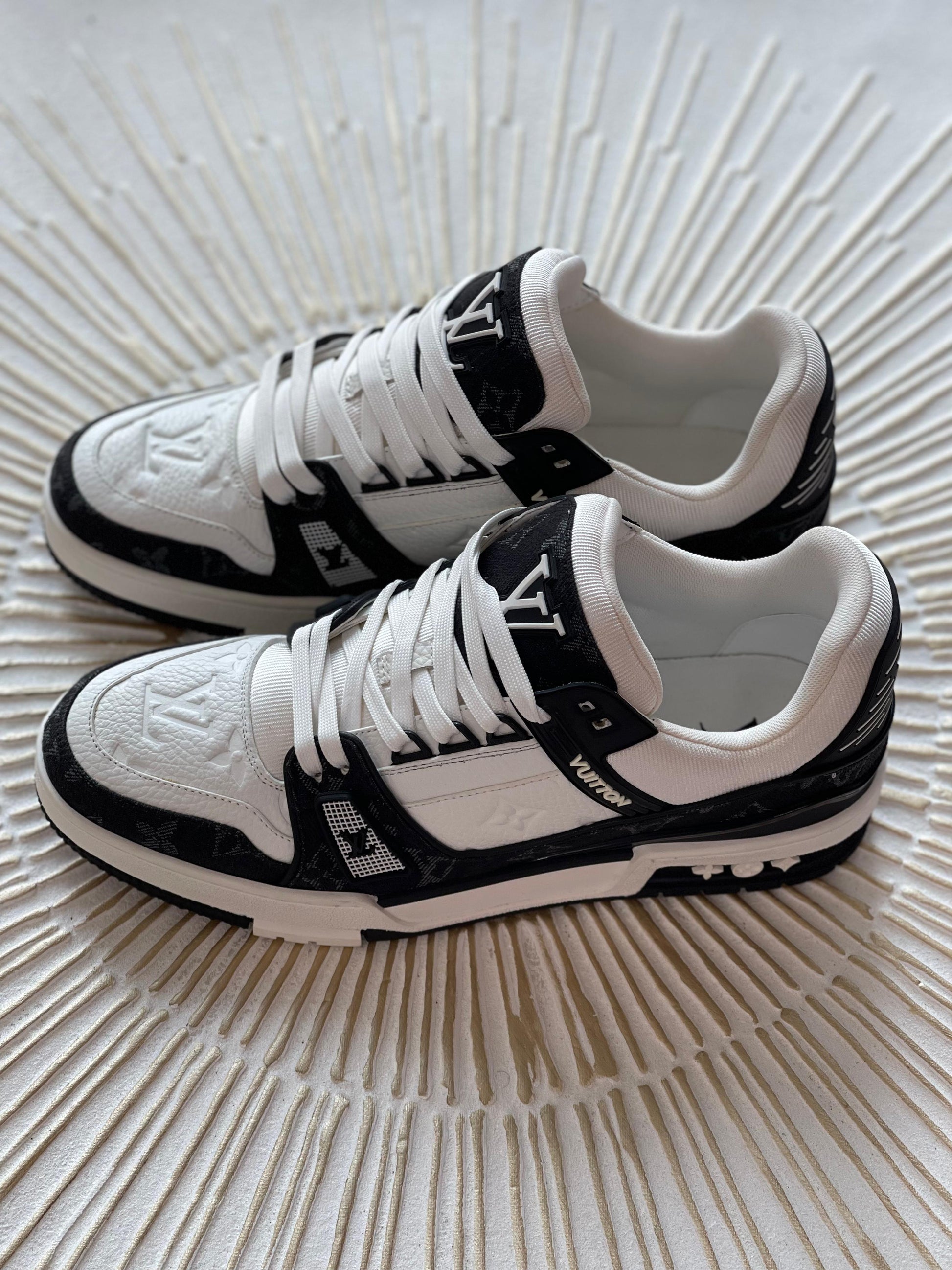 Louis Vuitton LV Trainers – Black (EU 44, Fits UK 11)