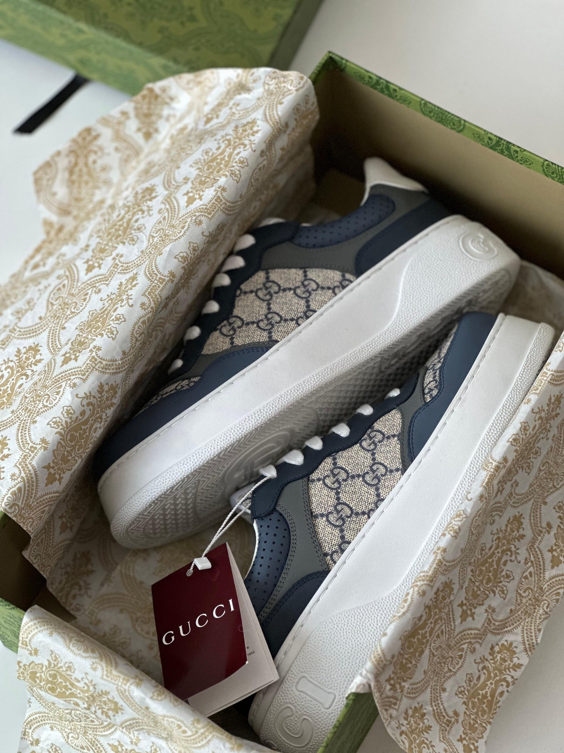 Gucci GG Supreme Sneaker – Beige/Ebony Canvas with Leather Trim (Men's, 669582 UPGA0 1080)