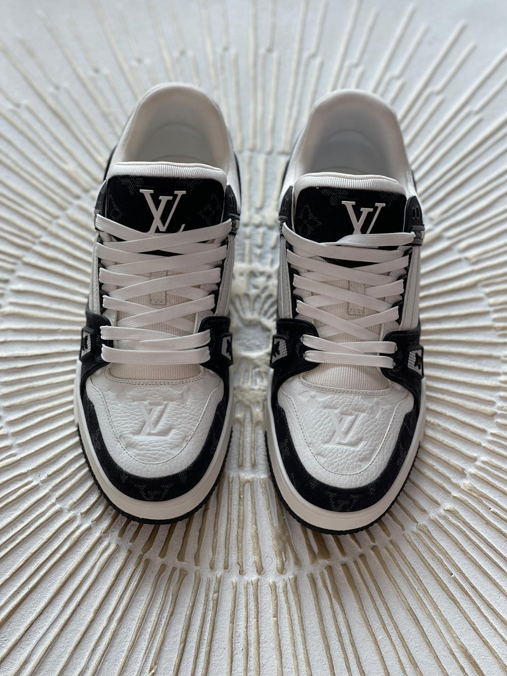 Louis Vuitton LV Trainers – Black (EU 44, Fits UK 11)