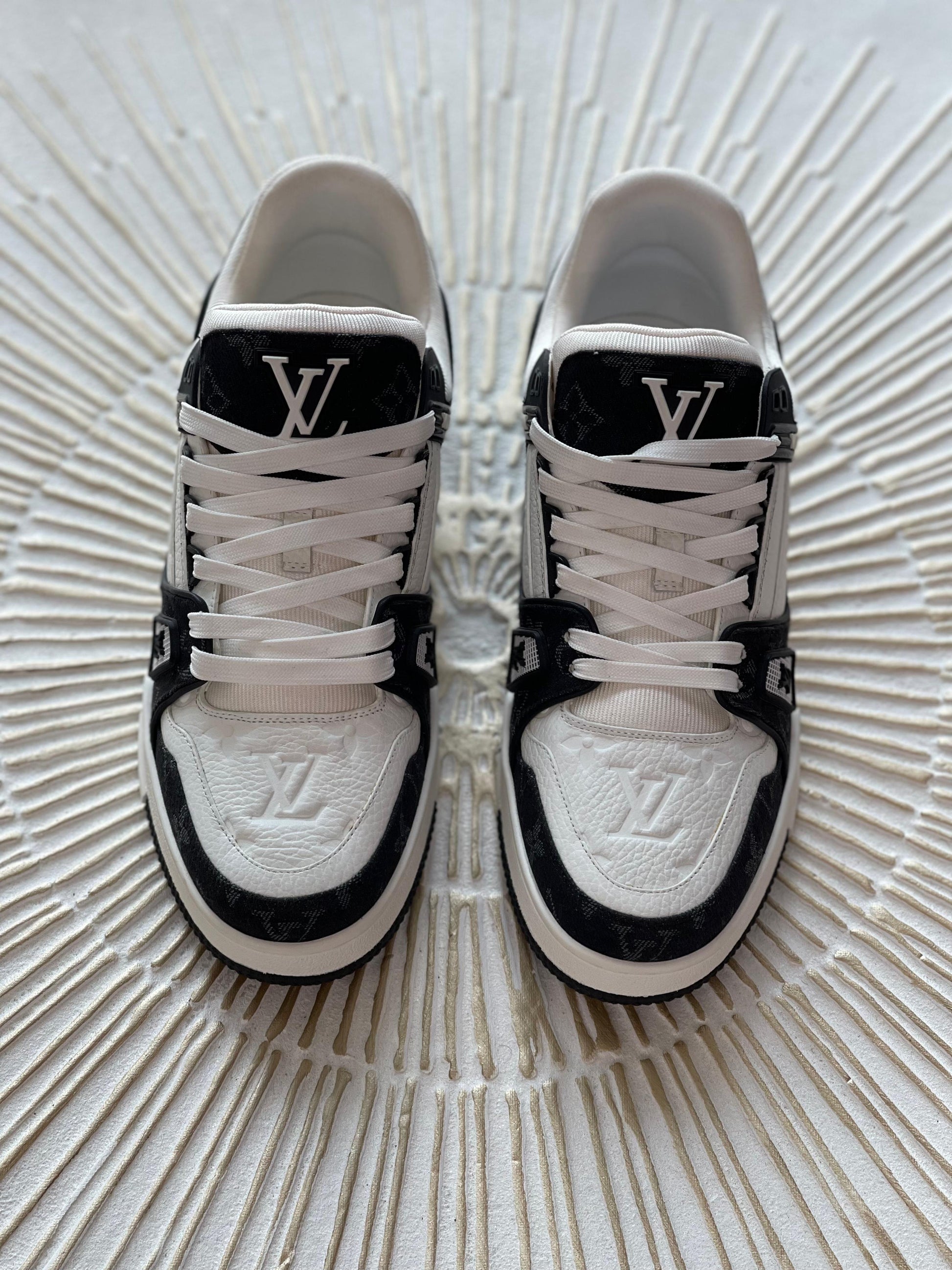Louis Vuitton LV Trainers – Black (EU 44, Fits UK 11)