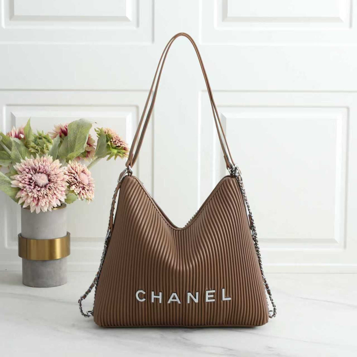 Chanel Bag | Maxi Hobo Camel Shiny Lambskin