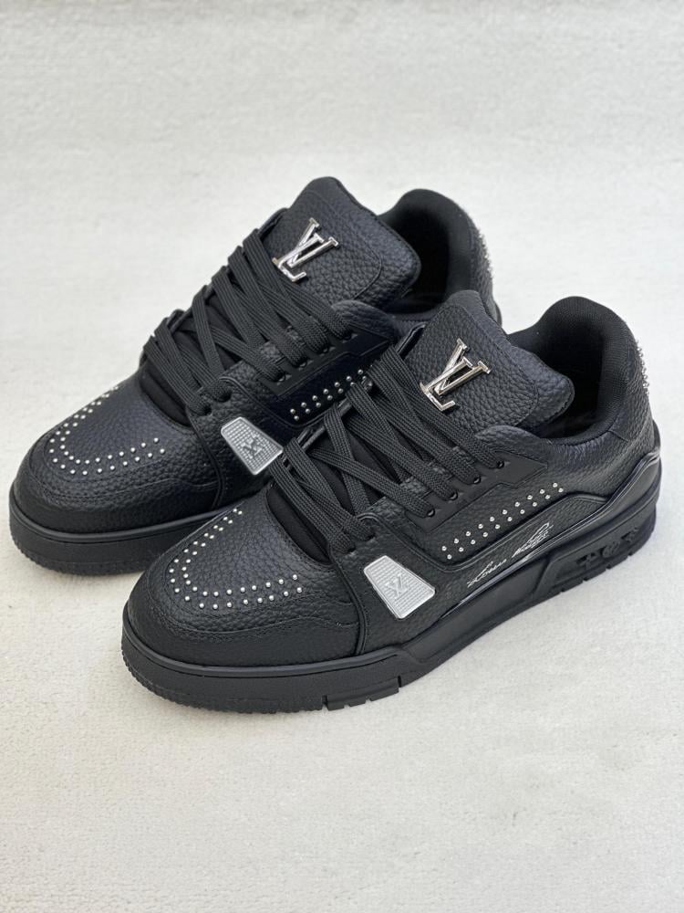 Louis Vuitton Trainer Black Sporty
