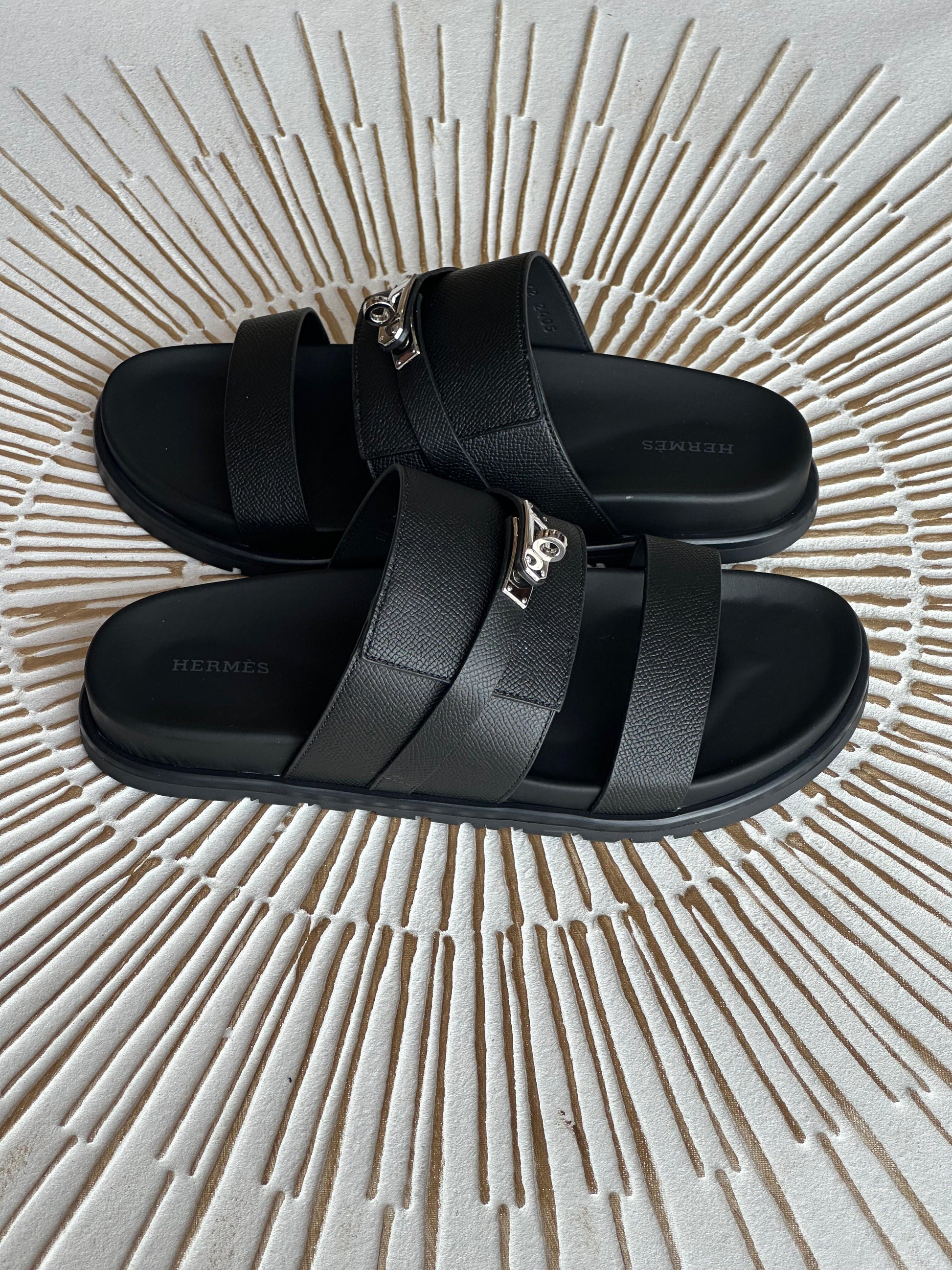 Hermès Jackson Sandal in Black Calfskin – Epsom Techno Sandal with Kelly Buckle”
