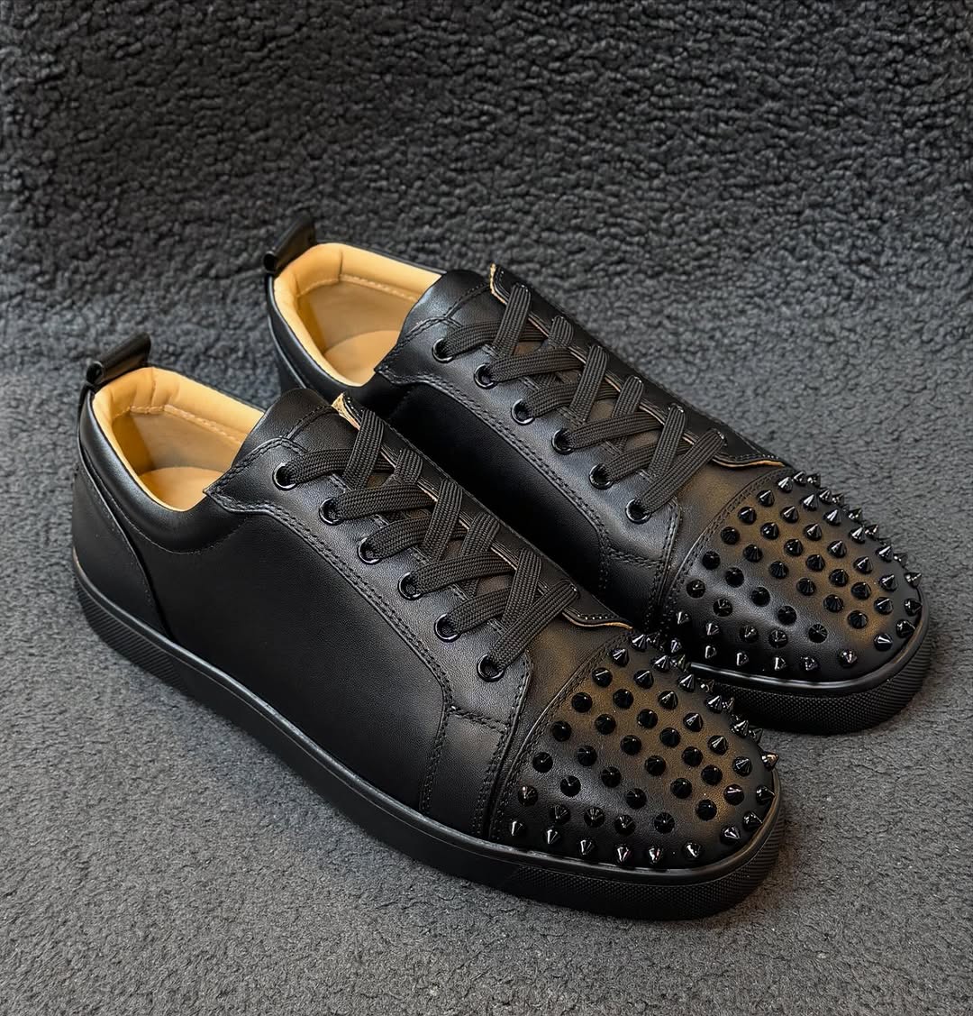 Men's Christian Louboutin Louis Junior Spikes Sneakers in black suede