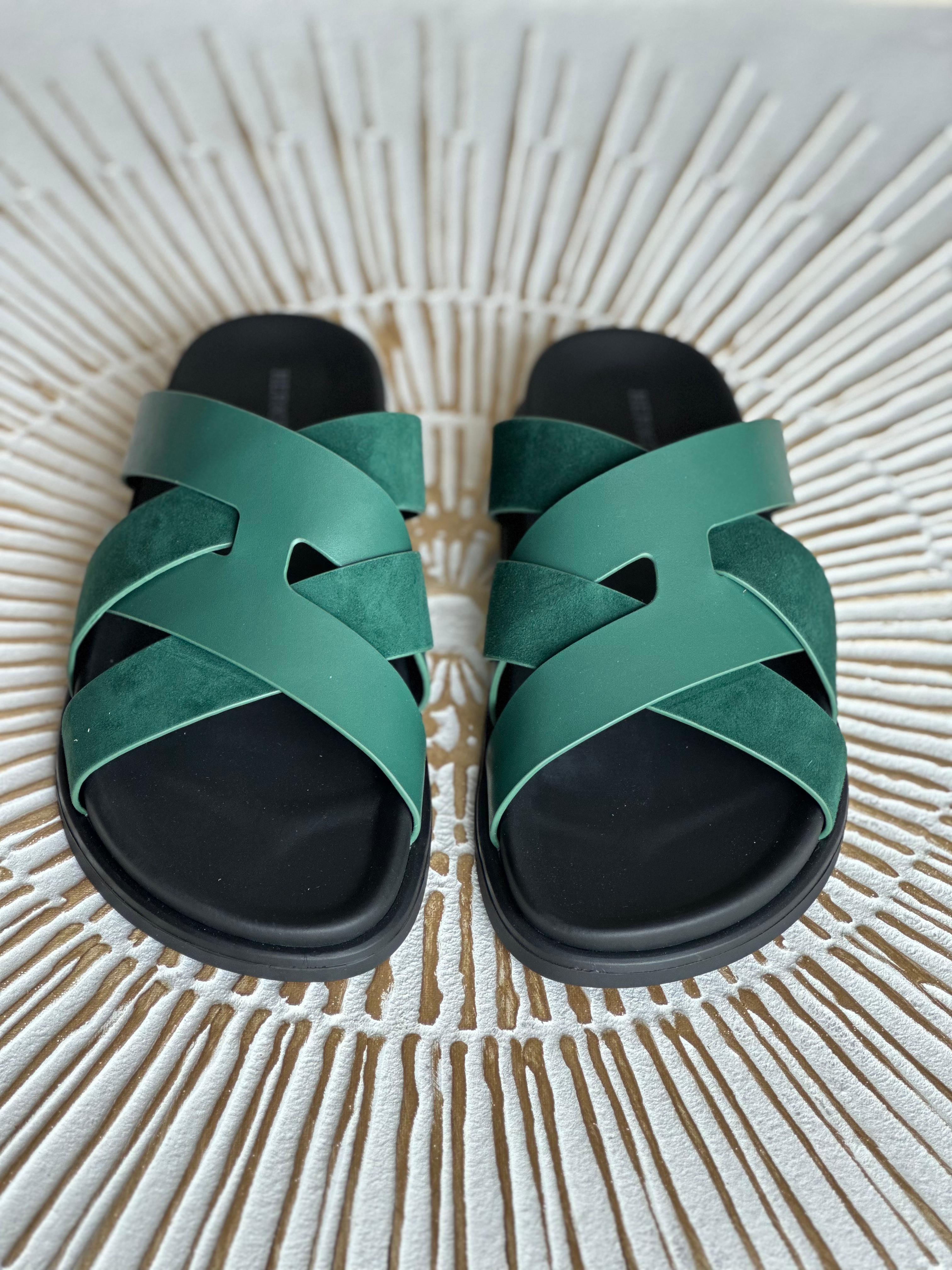 Hermès Kazimir Sandal in Green Woven Ribbon & Calfskin – Techno Summer Slip-On”