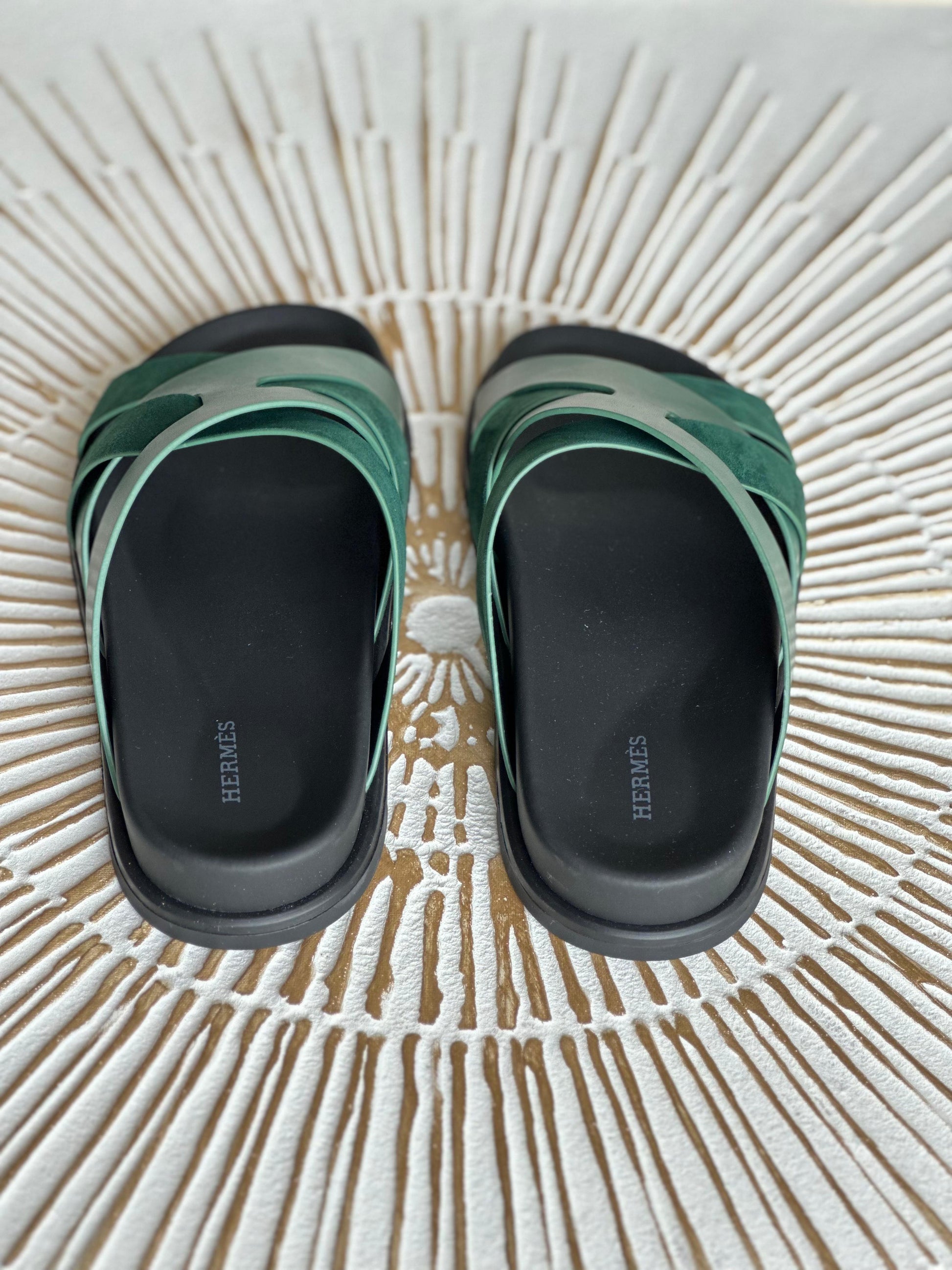 Hermès Kazimir Sandal in Green Woven Ribbon & Calfskin – Techno Summer Slip-On”