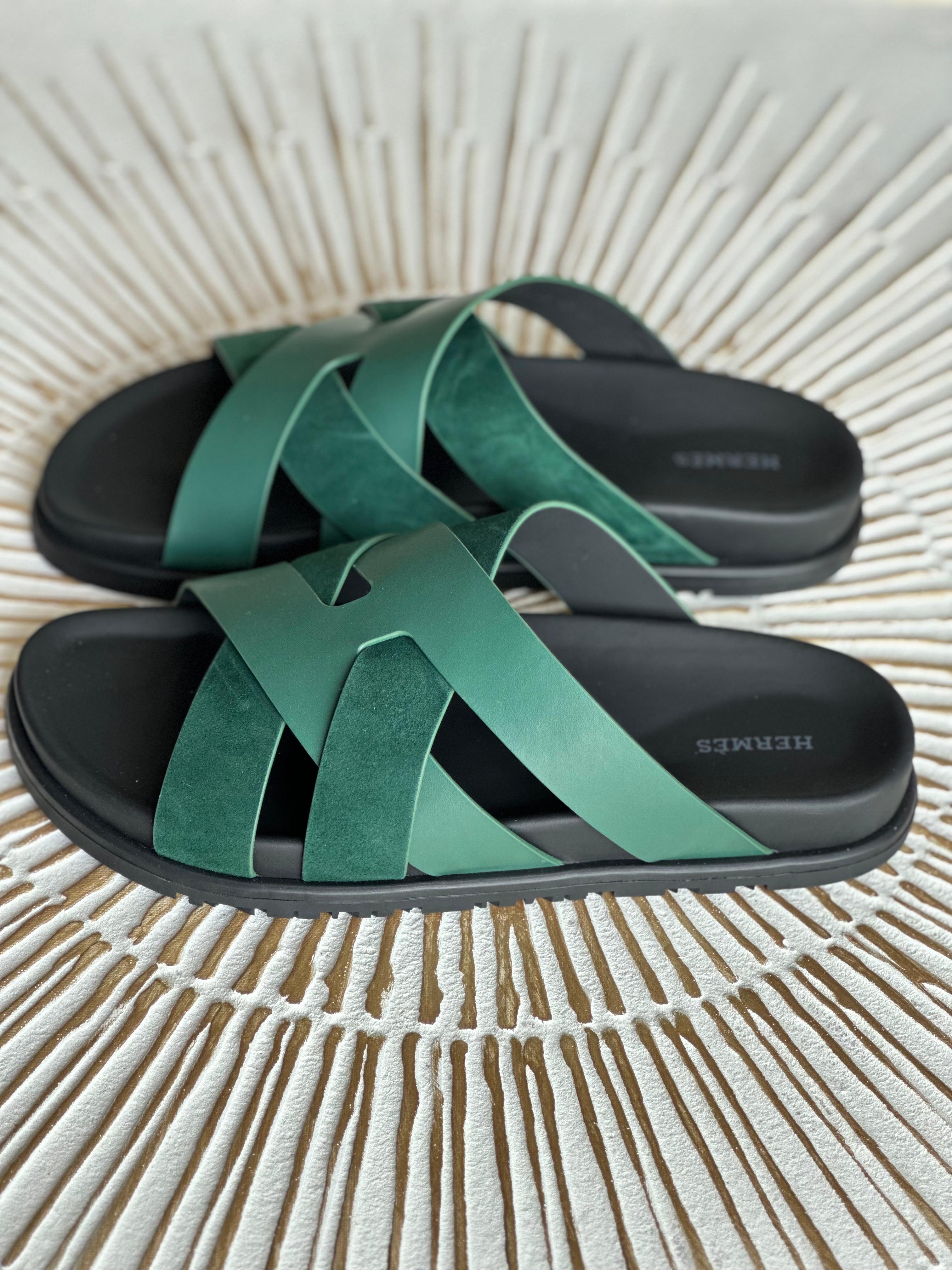 Hermès Kazimir Sandal in Green Woven Ribbon & Calfskin – Techno Summer Slip-On”