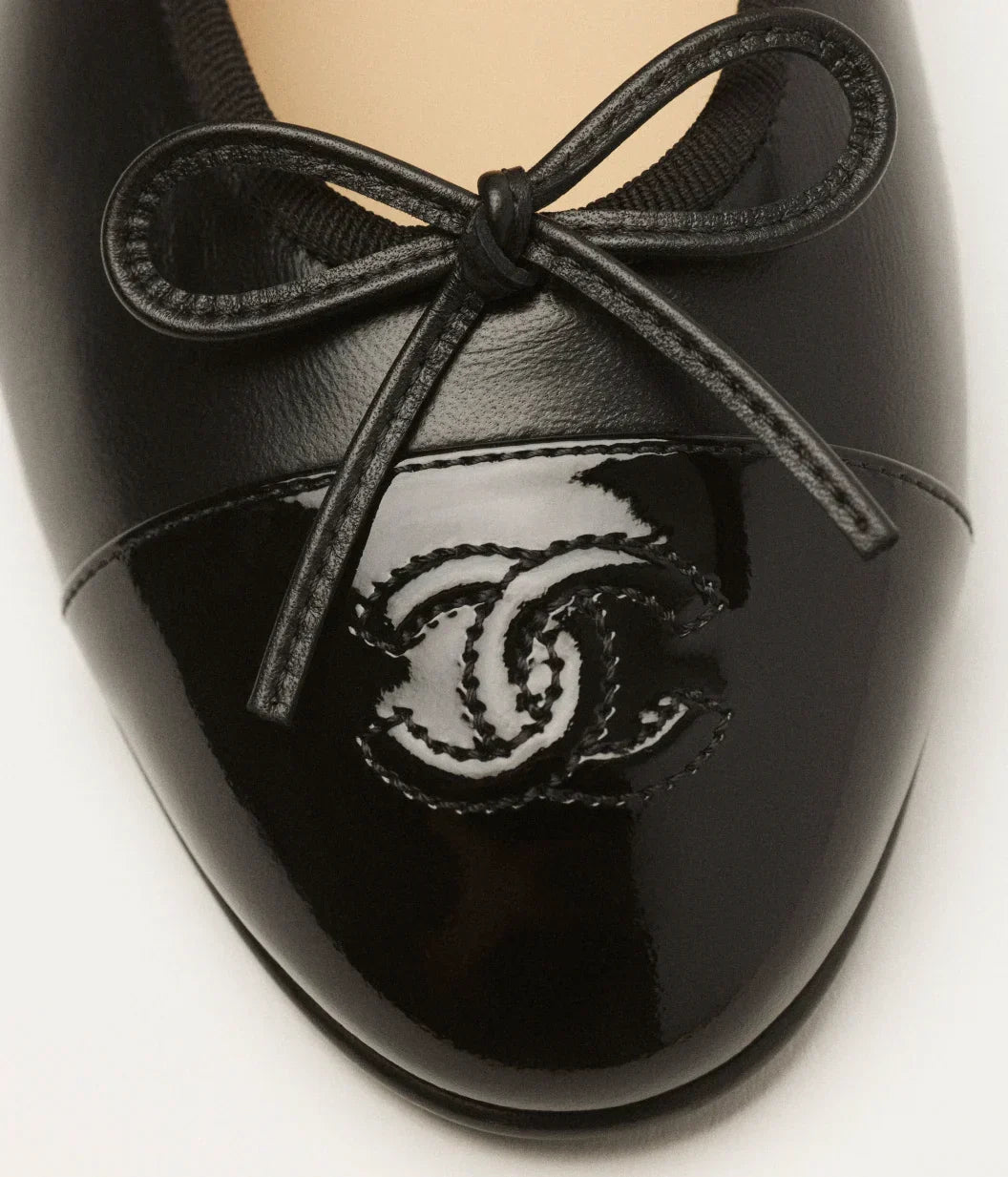 Chanel Women's Loafers | Lambskin And Patent Calfskin Cap Toe CC Black