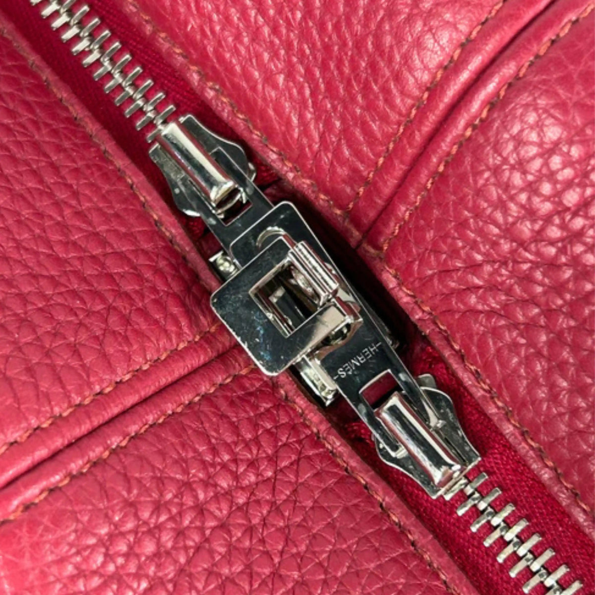 Hermès Bag | Victoria II Fourre Tout in Rouge