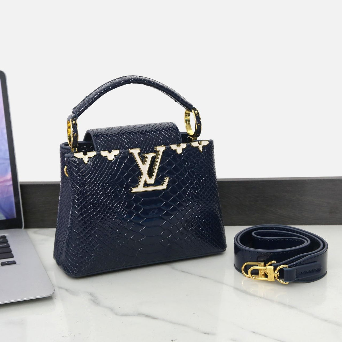 Louis Vuitton Bag | Capucines Taurillon Black