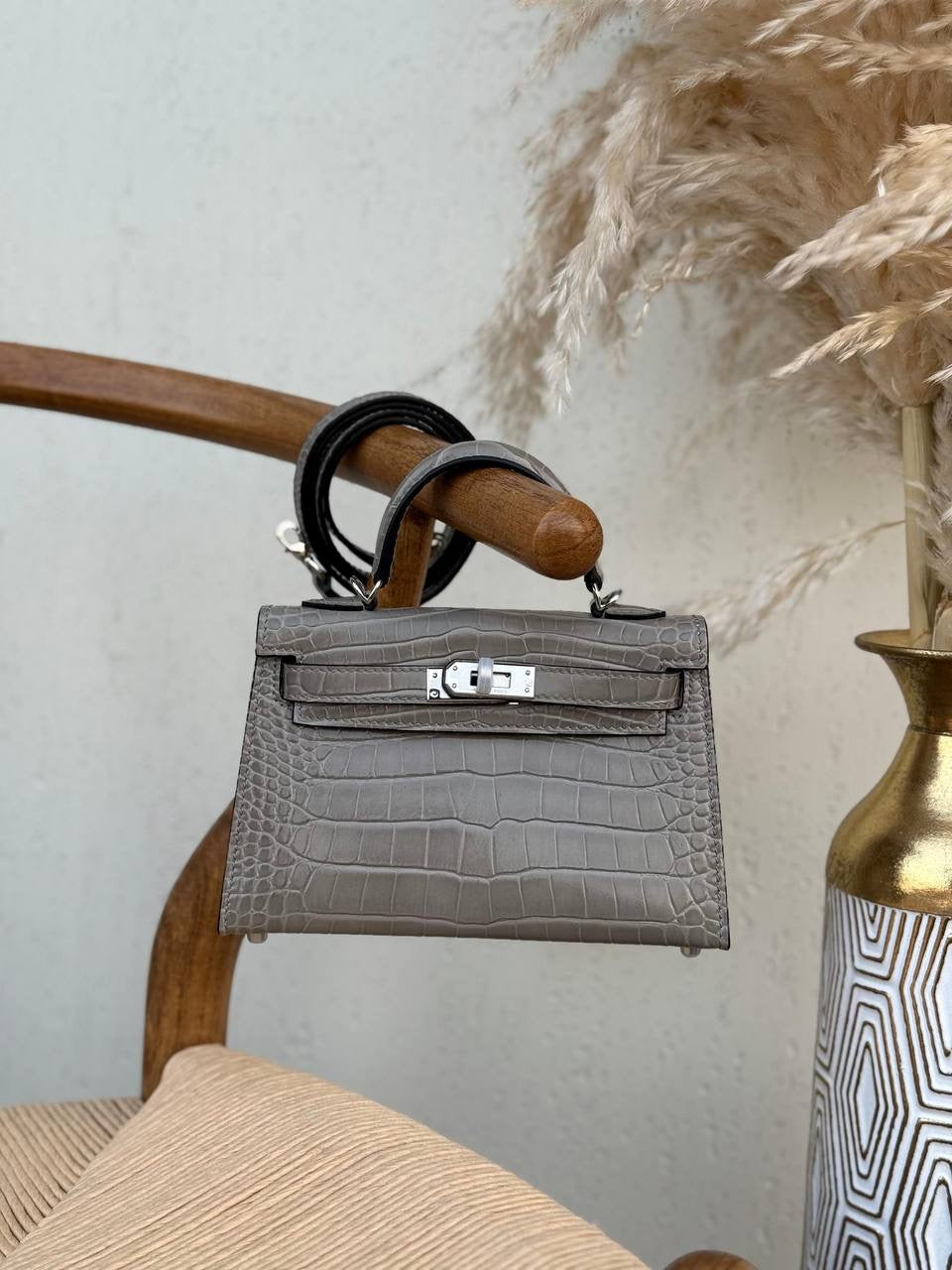 Hermés Mini Kelly 2 Bag in Grapihte Grey Crocodile Leather With Silver Buckle