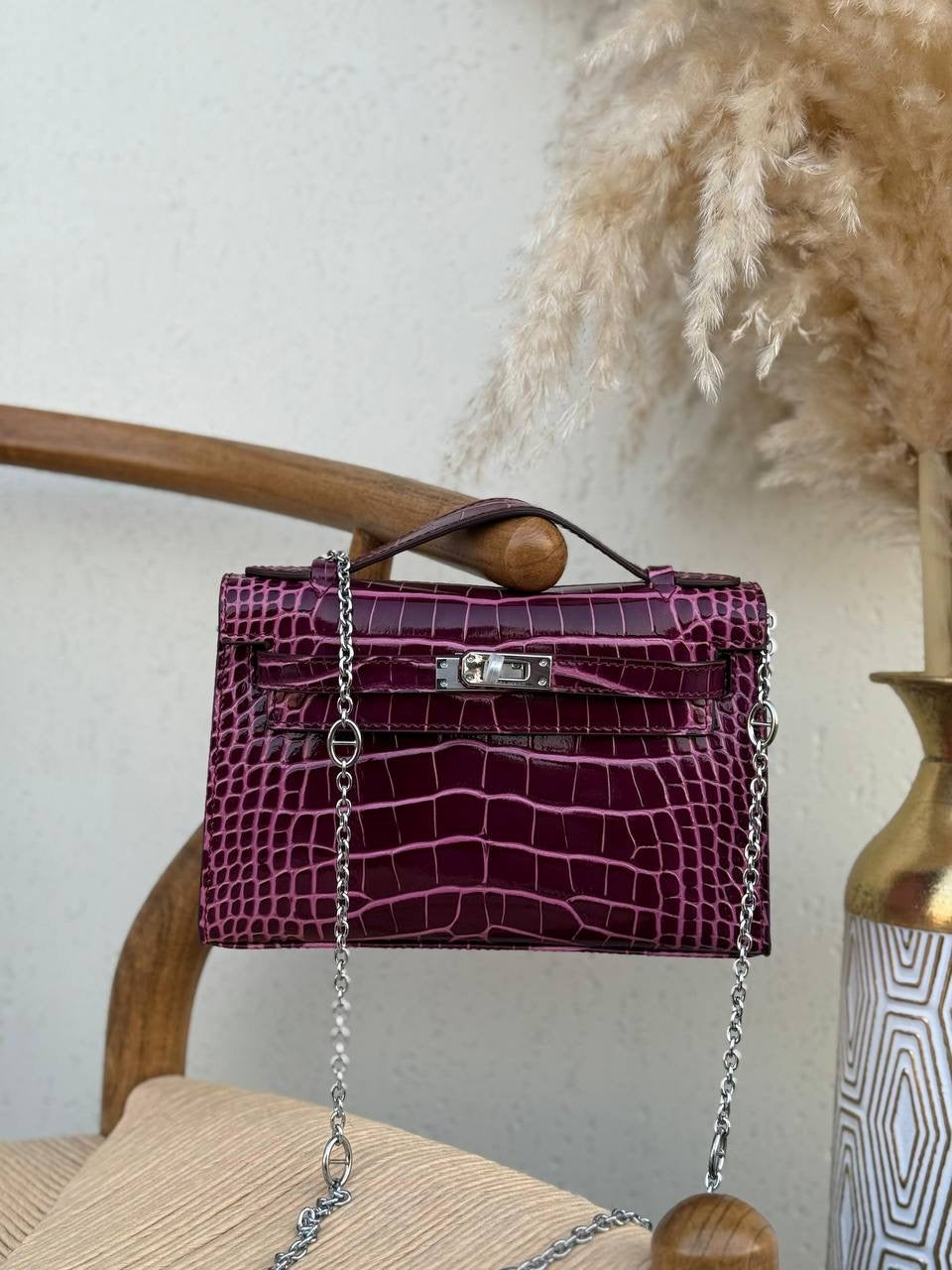 Hermés Cassis Shiny Alligator Kelly Pochette