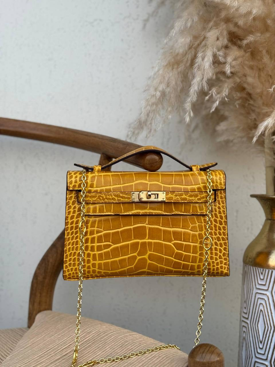 Hermés Kelly To Go Wallet In Crocodile Leather With a Gold-tone chain