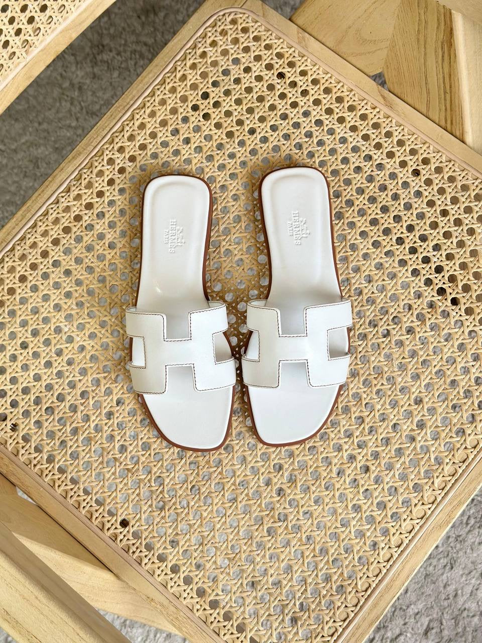 Hermés Oran Sandal in White Box Calfskin Leather