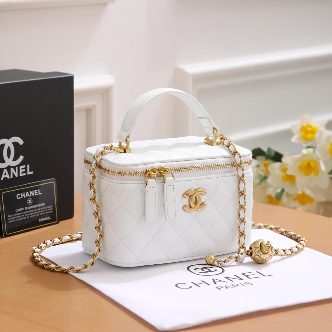 Chanel Bag | Small Vanity Case Chain White
