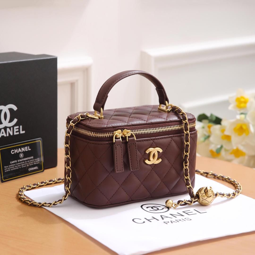 Chanel Bag | Small Vanity Case Chain Burgundy