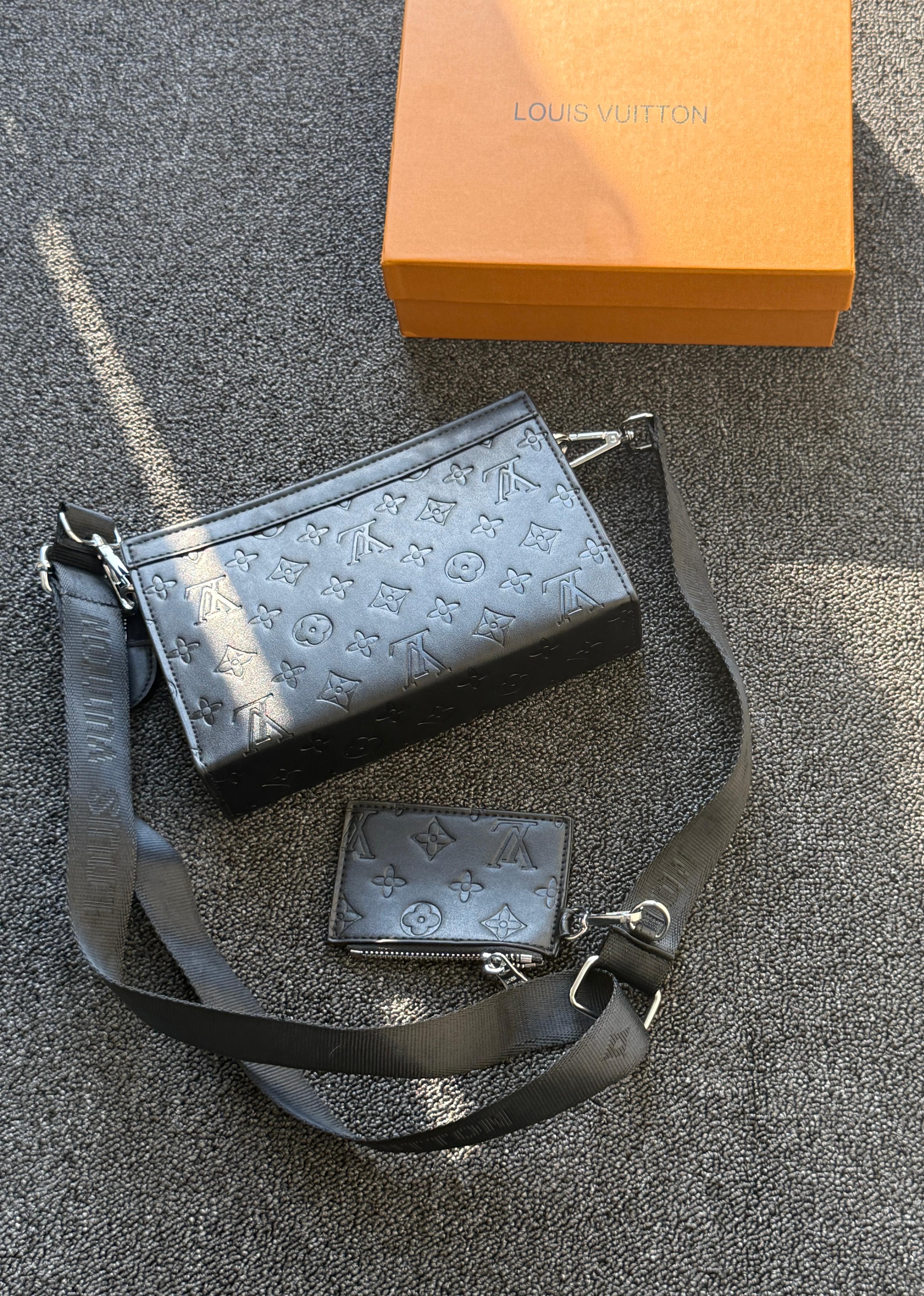 Louis Vuitton Gaston Wearable Wallet Black