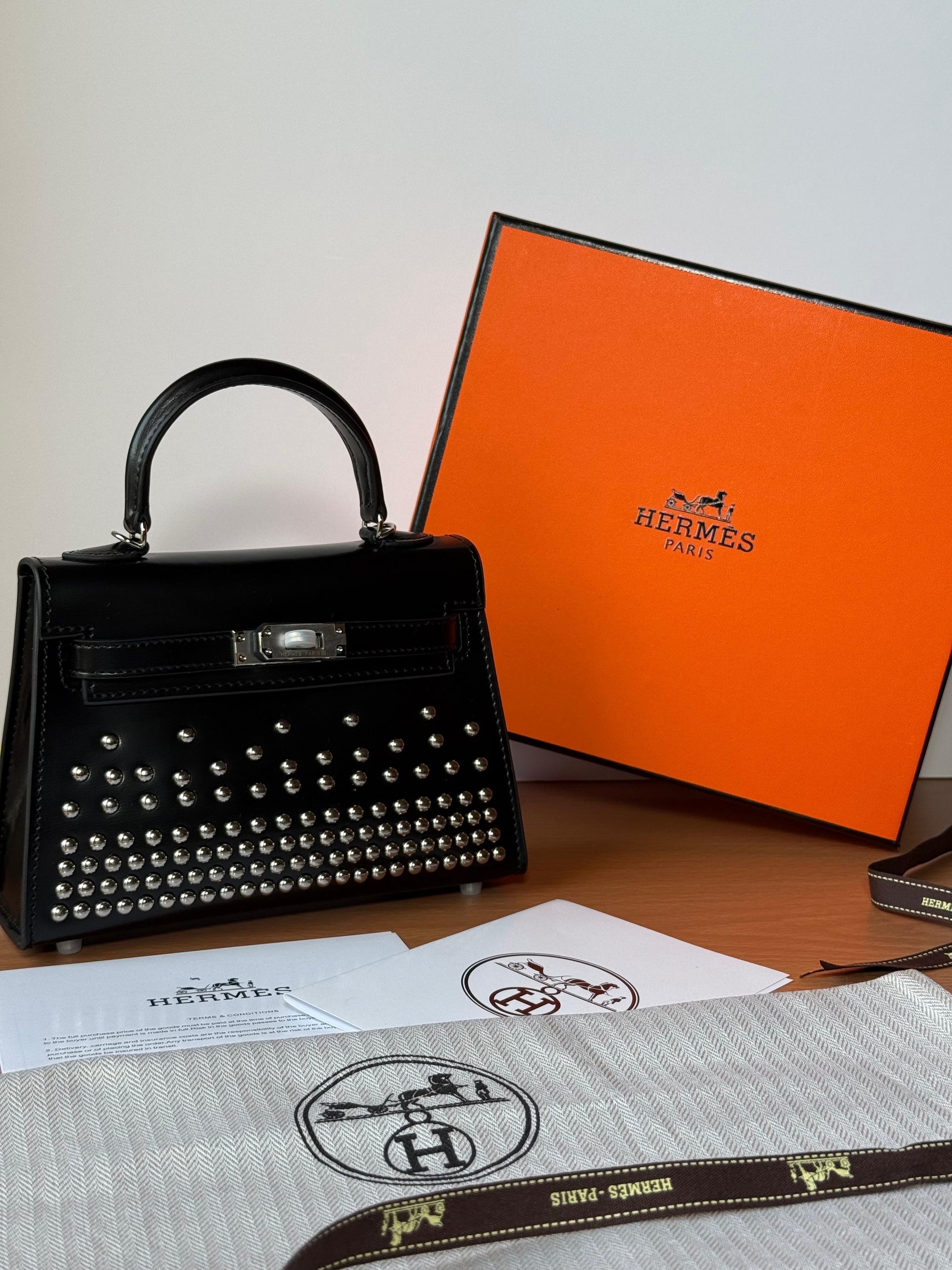 Hermès Bag | Clouté Mini Kelly 20 Black