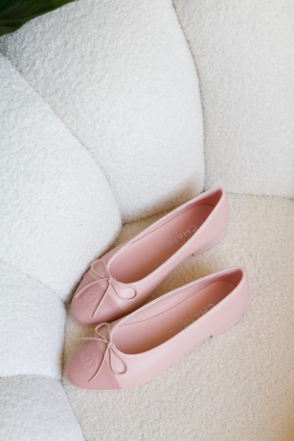Chanel Women's Loafers |Pinkquilted Lambskin