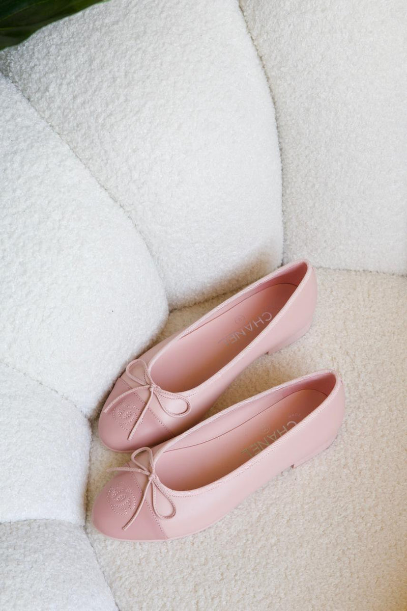Chanel Women's Loafers |Pinkquilted Lambskin