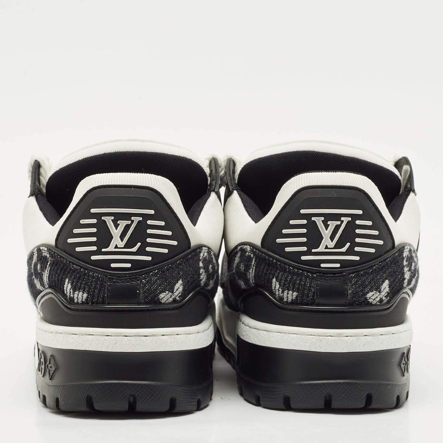 Louis Vuitton LV Maxi – Black & White