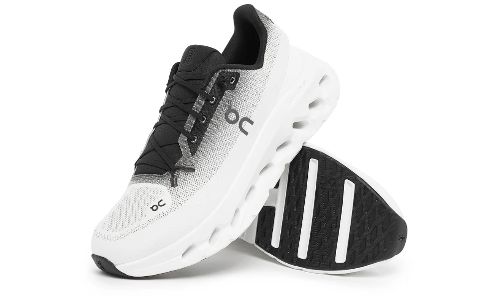 On Cloudtilt "Black/Ivory"